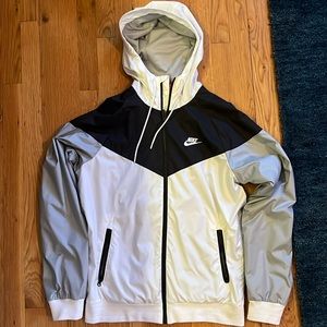 Nike Windrunner Windbreaker Men’s Size Small